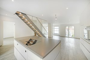 5-Zi-Penthouse-Wohnung über zwei Etagen mit Dachterrassen und Luxusküche in Toplage von Bogenhausen!