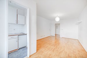 Ab sofort verfügbar! Renoviertes 1-Zimmer-Appartement im 8. OG mit Balkon in München-Oberföhring!