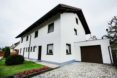 Außergewöhnliche DHH mit viel Potenzial auf einem ca. 379 m² Grundstück in Feldkirchen zu verkaufen!