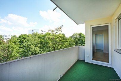 Verkauft - Beste Infrastruktur in Pasing am Westkreuz! Top renovierte 2-Zimmer Wohnung mit großem Balkon!