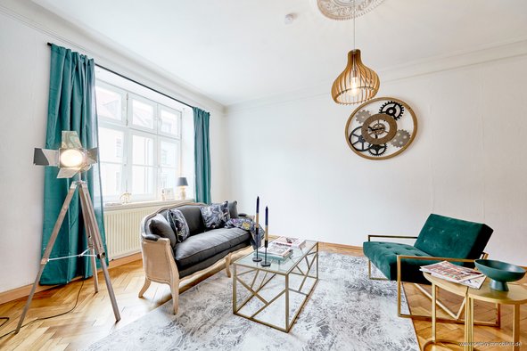Bestlage Isarvorstadt: Denkmalgeschützte 4-Zi.-Altbauwhg. mit ca. 113 m² Wfl. & Süd/West-Balkon.