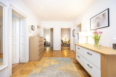Bestlage unweit vom Prinzregentenplatz! Gepflegte 3-Zimmer-Wohnung mit schönem Süd-Ostbalkon &amp; Lift.