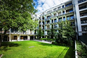Bogenhausen - Lichtdurchflutetes Appartement mit großem Balkon! Vollausgestattet, Concierge Service und TG!