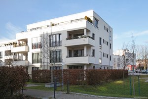Bogenhausen - neuwertige 4-Zimmer-Wohnung mit zwei Bädern und Balkon! Hell, ruhig, topausgestattet!