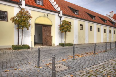 Büroraum im Dachgeschoss in idyllischer Lage direkt am Schlosspark im Zentrum Ismanings!