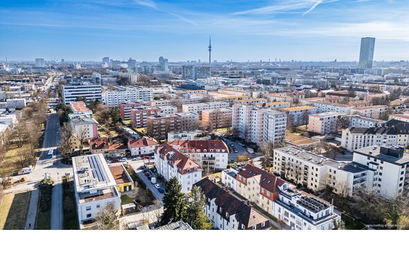 Charmanter Altbau direkt am Park. Helle 3-Zi-Whg. mit großer Wohnküche &amp; Balkon zum ruhigen Innenhof