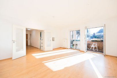 Verkauft im Bieterverfahren - Familientraum in Alt-Sendling: Helle 4-Zimmer Wohnung im 4. OG mit Lift &amp; schönem Südbalkon in Innenhoflage