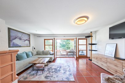 Großzügige 5-Zi.-Maisonette-Wohnung in ruhiger Lage mit toller Raumaufteilung, Süd/Ost-Balkon und TG