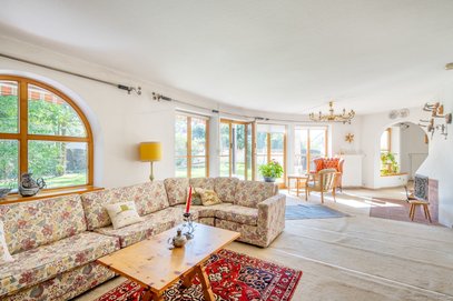 Gute Infrastruktur trifft auf ruhige Lage - Exklusives Architektenhaus mit 790 m² Grundstücksfläche