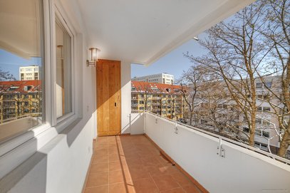 Haidhausen nahe Prinzregentenplatz! Schöne 2-Zimmer-Wohnung im 4. OG mit Balkon und Luxusküche.