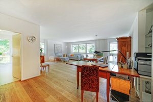 Harlaching: Großzügige 3-Zimmer-Wohnung mit Ankleidezimmer &amp; Terrasse unmittelbar an der Isar!