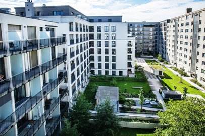 Helles Appartement mit großem Balkon in ruhiger Innenhoflage! Vollausgestattet &amp; Concierge Service!