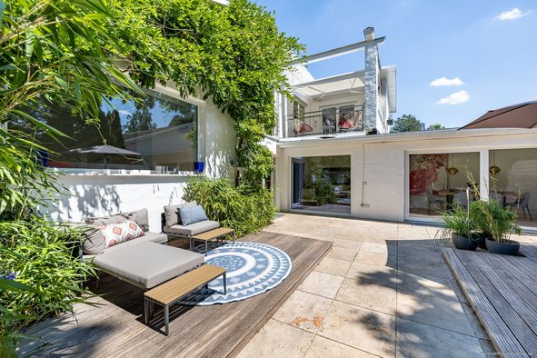 Ihr Familiendomizil in Trudering! Architektenhaus mit sonnigem Garten, über 340 m² Wohnfläche und durchdachter Raumaufteilung!