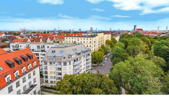 Isarvorstadt mit Blick auf die Frauenkirche: 3-Zimmer-Dachgeschosswohnung mit Loggia, Keller &amp; XL-Tiefgarageneinzelstellplatz.