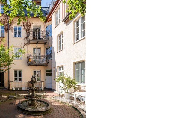 Jugendstiljuwel in Bestlage Maxvorstadt: 4-Zi.-Maisonettewhg. (RGB im DG) mit Balkon &amp; Dachterrasse.