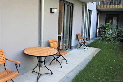 Bogenhausen - hochwertig möblierte 3,5-Zimmer-Wohnung mit beheiztem Wintergarten und Terrasse!