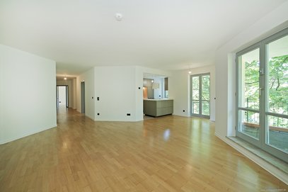Komplett sanierte, großzügige 3-Zimmer-Wohnung in Bestlage in Solln direkt an der Isar!