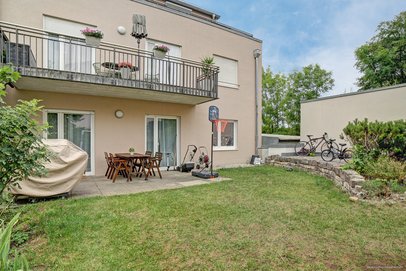 Lichtdurchflutete 3-Zimmer-Wohnung mit sonnigem Privatgarten &amp; TG-Stellplatz in Ramersdorf-Perlach!