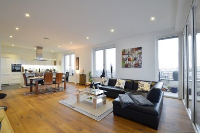 Luxuriöse, lichtdurchflutete 6-Zimmer-Wohnung mit 2 Balkonen und super Ausblick in Toplage Schwabings!