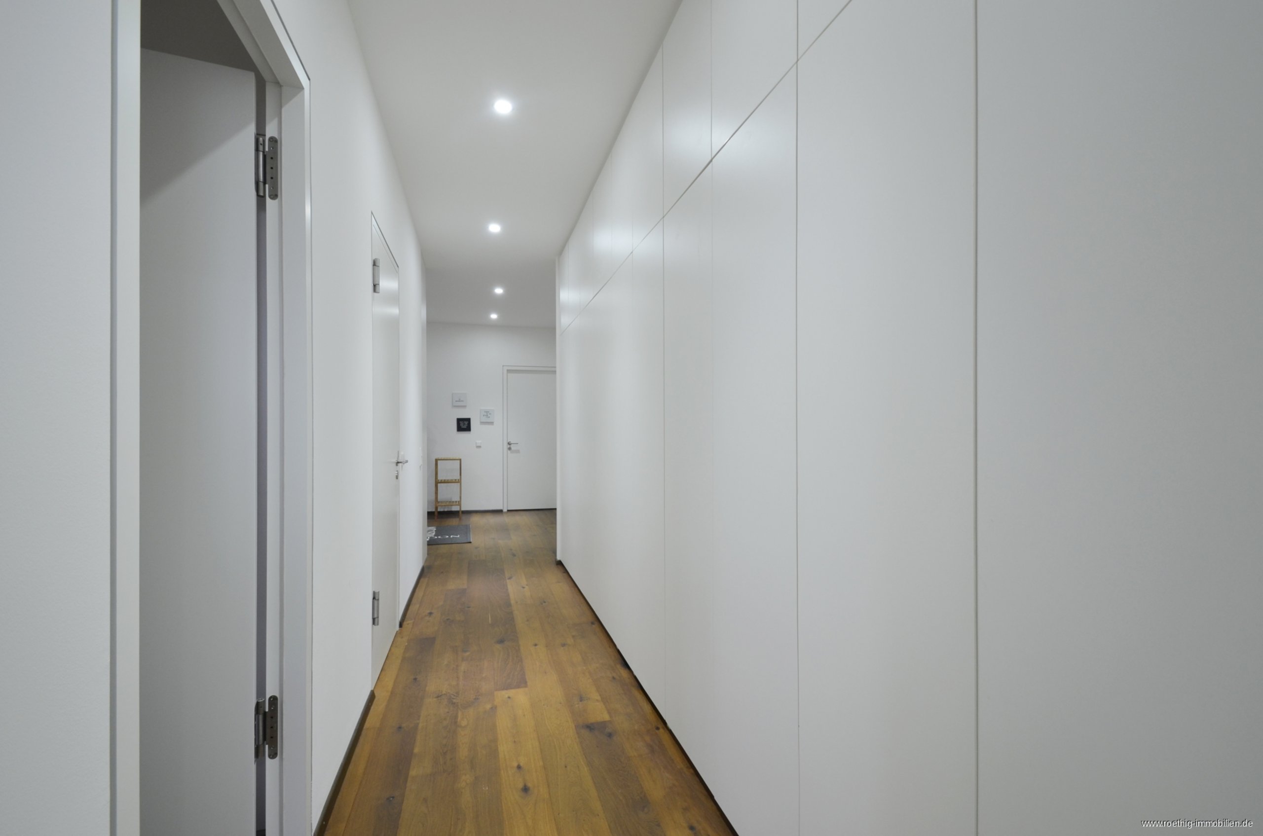 Luxuriöse, lichtdurchflutete 6-Zimmer-Wohnung mit 2 Balkonen und super