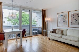Maxvorstadt! Helles, ruhiges Appartement mit Balkon zum Innenhof und Duplex-Stellplatz in Uninähe!