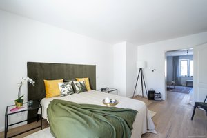 Maxvorstadt! Hochwertig renovierte, helle 2-Zimmer-Wohnung mit Balkon und eleganten Bad in Top-Lage!