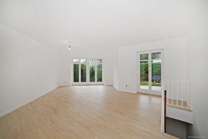 Moderne 3-Zimmer-Maisonettewohnung mit großer Terrasse &amp; ruhigem Privatgarten im schönen Trudering!