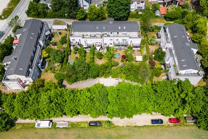 Moderne Wohnanlage aus 3 MFH & Tiefgarage, 27 Wohnungen, 27 Stellplätze, BJ 2006 - großes Grundstück