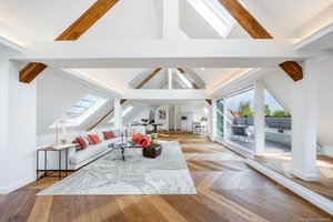 Neuhausen. Weitblick. Exklusivität. Luxus. Fertigstellung 2026: 5-Zimmer-Maisonettewohnung mit zwei Dachterrassen &amp; Galerie im denkmalgeschützten Jugendstilhaus mit Lift.