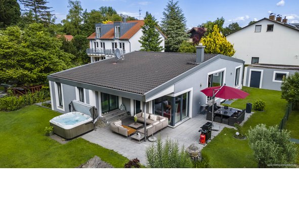 Puchheim - Modernes, einzigartiges Haus im Bungalowstil, großes Grundstück & vielseitig nutzbares UG