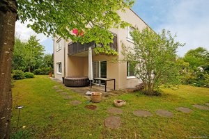 Ramersdorf-Perlach! Helle, moderne 3-Zimmer-Wohnung mit unseinsehbarem, großem Garten & Tiefgarage.