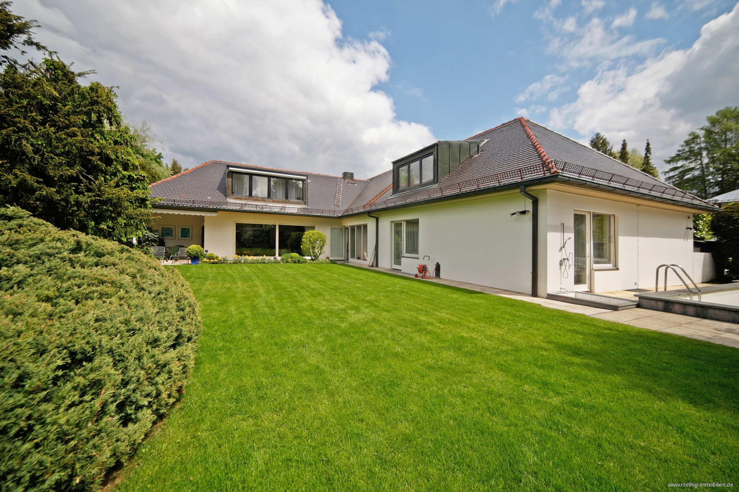 Rarität! Bogenhausen, großzügige, elegante Villa mit großem Garten