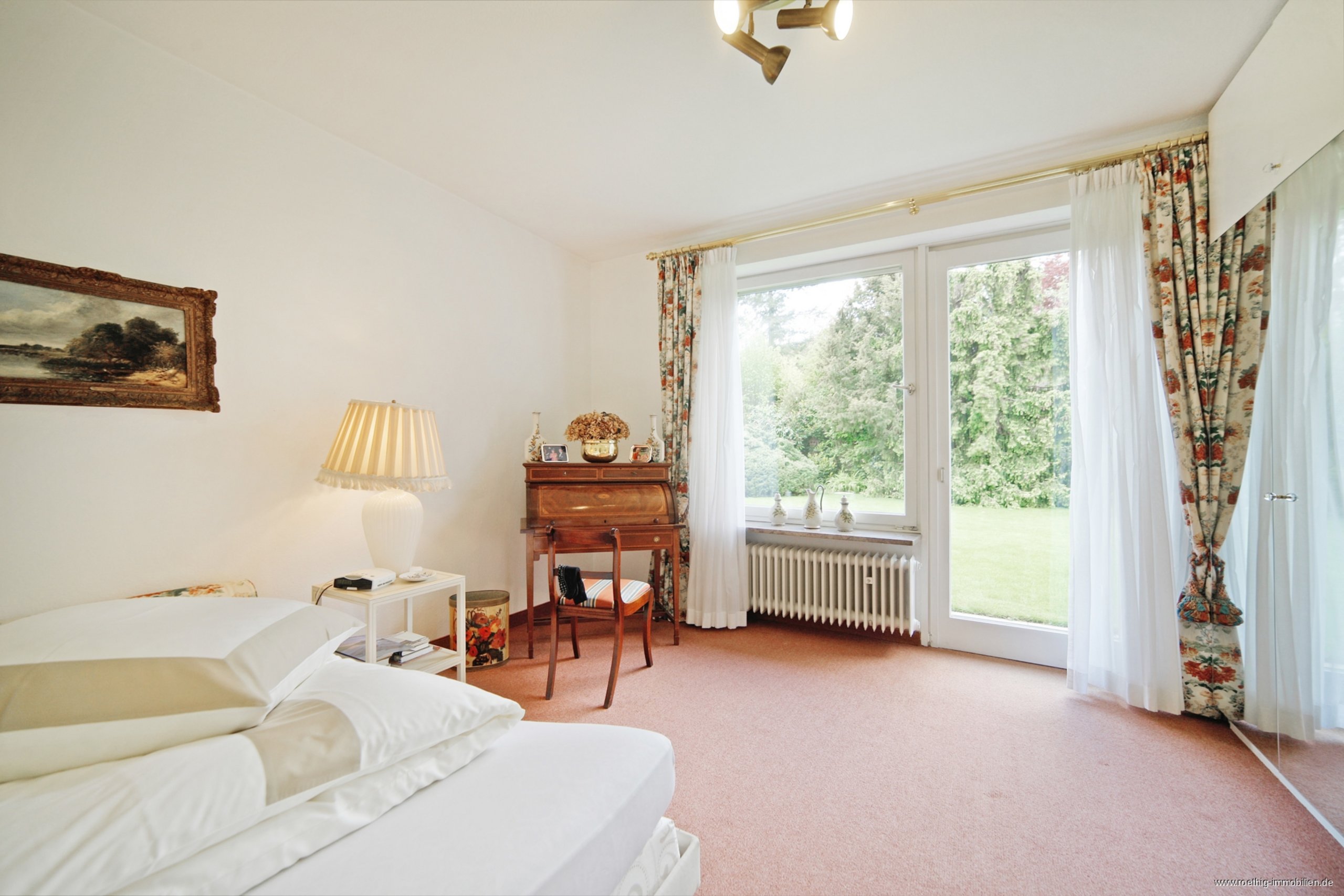 Rarität! Bogenhausen, großzügige, elegante Villa mit großem Garten