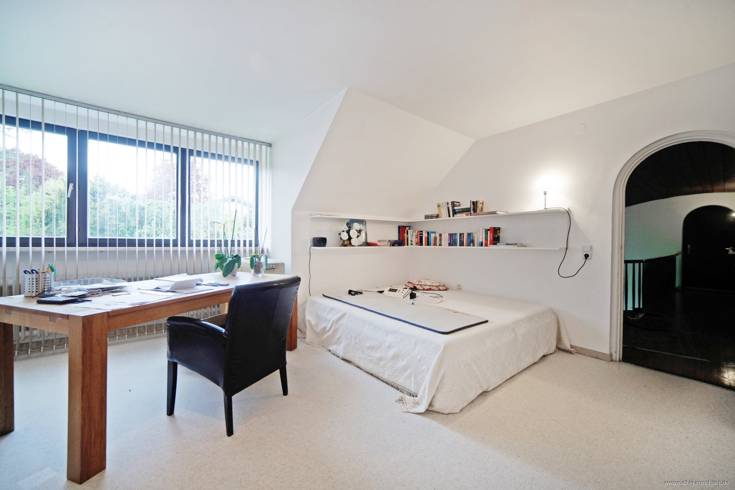 Rarität! Bogenhausen, großzügige, elegante Villa mit großem Garten