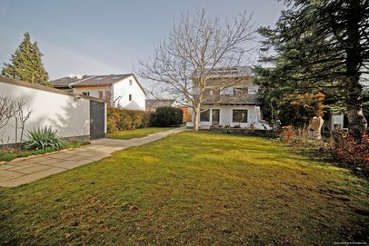 Renovierte Doppelhaushälfte mit tollem Garten &amp; großzügigem Grundstück (ca. 568 m²) in Olching!