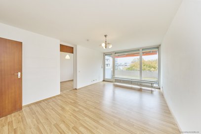 Renovierungsbedürftige 2-Zimmer-Wohnung im 5. OG mit Lift &amp; Balkon in Neuperlach!