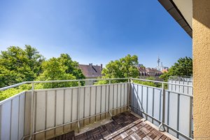 Ruhige 2-Zimmer-Wohnung mit sonnigem Westbalkon, Aufzug und Blick auf den Olympiaturm