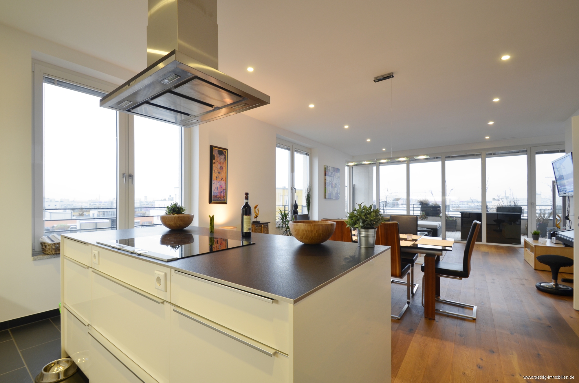 Schwabing 6 Zimmer Luxuswohnung In Toplage Mit Traumblick 213qm 6 Zimmer Zwei Balkone Garage Rothig Immobilien
