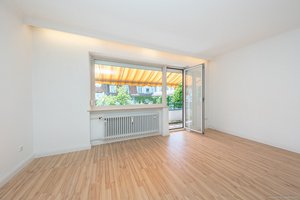 Schwabing: Helle 1-Zimmer-Wohnung im 3. OG mit TG, separater Küche und Südbalkon in Innenhoflage!