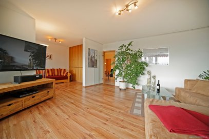 Sonnenparadies am Luitpoldpark! Ruhige, offene 2-3 Zimmerwohnung mit 2 Balkonen im Erbbaurecht.