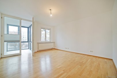 Top-Lage direkt an der TU! 3-Zimmer-Wohnung mit TG-Stellplatz für junges Pärchen o. kleine Familie!