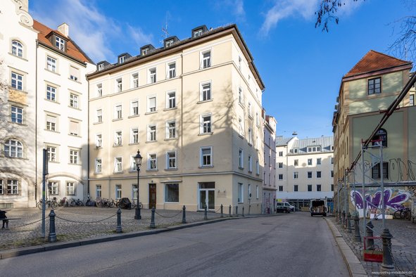Toplage am Stephansplatz! Renovierungsbedürftige Ladenwohnung mit Potenzial in denkmalgeschütztem Altbau!