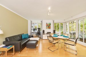 Toplage Glockenbachviertel - Lichtdurchflutete 2-Zimmer-Wohnung in ruhiger Innenhoflage mit Balkon &amp; Stellplatz