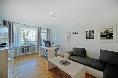 Toplage in Denning! Renoviertes, möbliertes Appartement mit Loggia ruhig zum Innenhof, TG-Stellplatz!