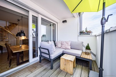 Traumhafte 2-Zi.-DG-Maisonette-Wohnung mit Loggia &amp; Außenstellplatz in bester Lage der Maxvorstadt!