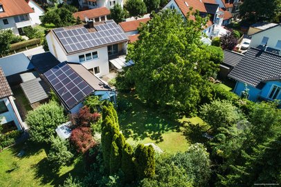 Ruhig in Hallbergmoos! Großes Einfamilienhaus auf großem Grundstück, weiteres Baurecht in Prüfung.