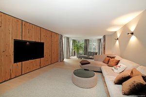 Traumlage direkt am Englischen Garten: Luxuriöse 4-Zimmer-Wohnung im 1.OG mit Terrasse!