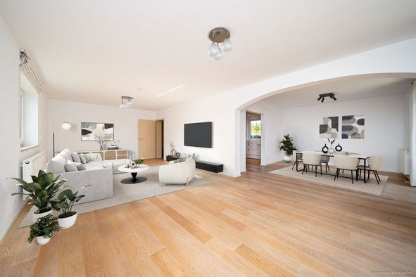 Traumlage in Forstinning (Energieklasse A+). Lichtdurchflutetes EFH für Familien mit Garten &amp; Garage