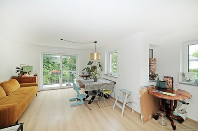 Trudering: direkt am Wald! Moderne 3-Zimmer-Wohnung (BJ 2013) mit großem Balkon und TG-Stellplatz!