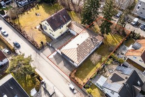 Verschiedene Bebauungsmöglichkeiten - Grundstück mit Altbestand &amp; ca. 804 m² in zentraler Lage von Ottobrunn!